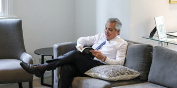 Fernández: «Me siento bien, la agenda de reuniones sigue en Olivos»