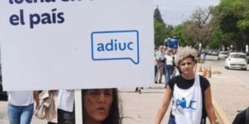 Adiuc reclamó ante la Asamblea Universitaria