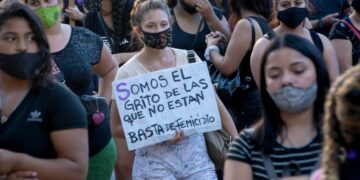 Durante 2022 se registraron en promedio 20 femicidios por mes