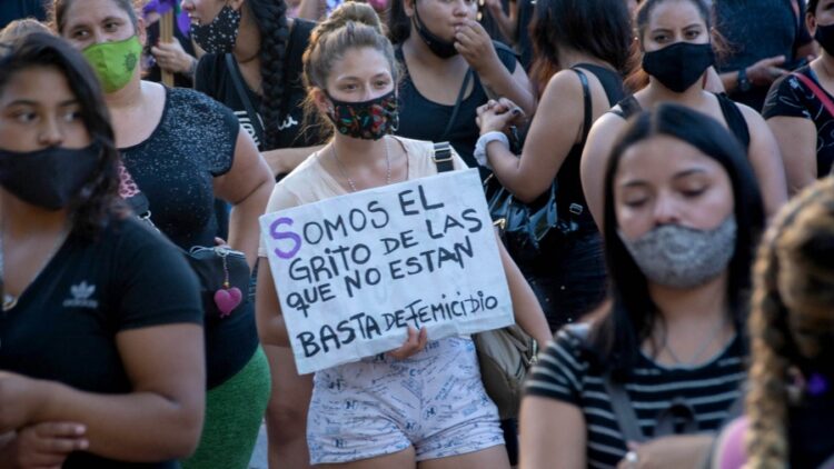 Durante 2022 se registraron en promedio 20 femicidios por mes