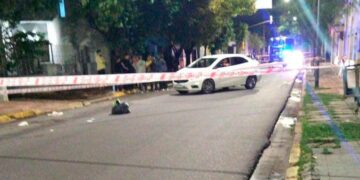 Una mujer fue apuñalada por su pareja en barrio Pueyrredon y está grave