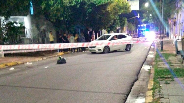 Una mujer fue apuñalada por su pareja en barrio Pueyrredon y está grave