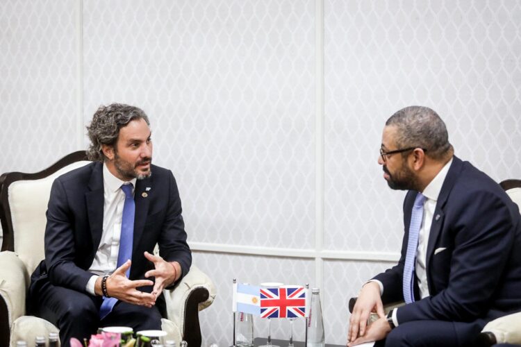 Cafiero le notificó al canciller británico el fin del acuerdo Foradori-Duncan