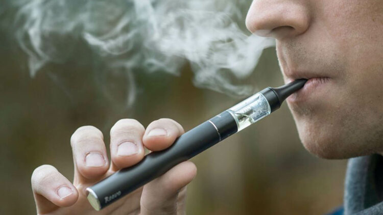 Prohíben la importación, comercialización y publicidad de vapeadores en Argentina