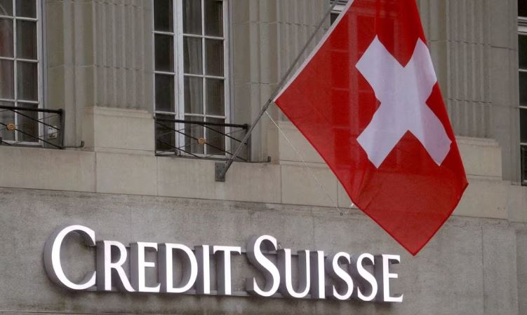 La crisis del Credit Suisse provoca un nuevo brote de pánico en el sistema financiero global