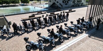 El Gobierno provincial entregó 60 patrulleros y 30 motos a la Policía de Córdoba