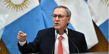 Schiaretti: «Sí a la democracia y sí a la vida, no al terrorismo de Estado»