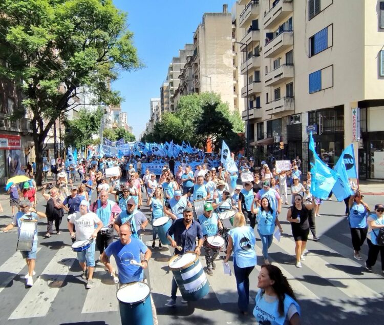 La UEPC reveló un alto acatamiento al paro docente en la provincia