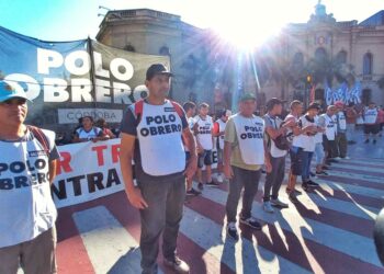 La Unidad Piquetera de Córdoba se sumó al reclamo nacional y marcha hacia la sede de Desarrollo Social