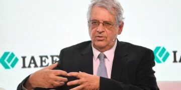 El Gobierno defendió el canje de bonos de deuda en dólares