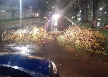 En fotos y videos, cómo la lluvia y el granizo azotaron a Río Cuarto