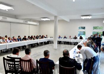 Intendentes radicales impulsan a De Loredo como vice de Juez en la provincia