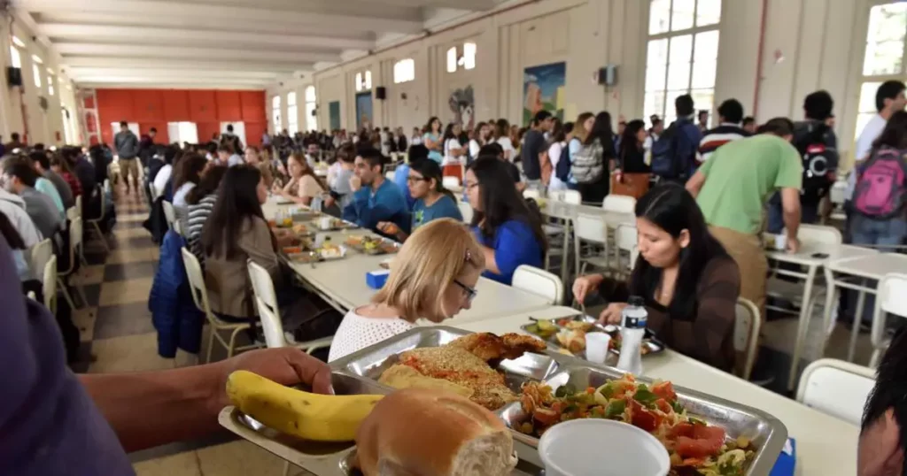 El comedor universitario de la UNC volvió a abrir sus puertas