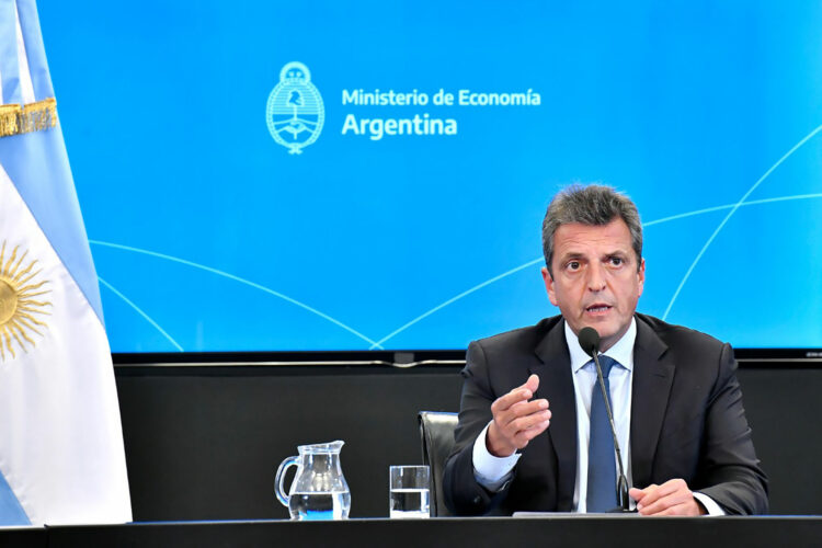 Massa defendió el canje de deuda frente a las críticas