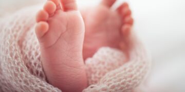 Un joven encontró a una bebé recién nacida abandonada en barrio Panamericano