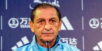 Ramón Díaz viaja a la Argentina para acompañar a su hijo