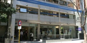 Tres personas hospitalizadas tras la caída de un ascensor desde el séptimo piso