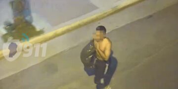 Robó una rueda y se fue caminando