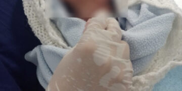 Un joven encontró a una bebé recién nacida abandonada en barrio Panamericano