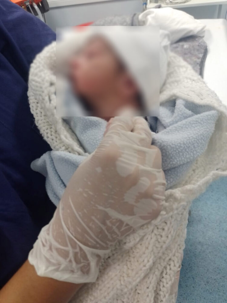 Un joven encontró a una bebé recién nacida abandonada en barrio Panamericano