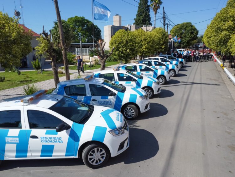 Se entregaron móviles policiales a diferentes localidades de Córdoba para prevenir hechos delictivos