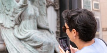 El Cementerio San Jerónimo realizará hoy una visita guiada en honor al mes de las mujeres