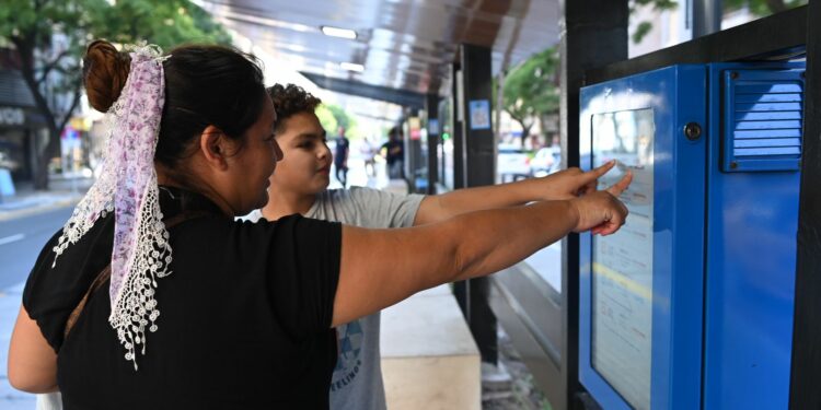 Quedó habilitado el Sólo Bus en la avenida Chacabuco y así funciona
