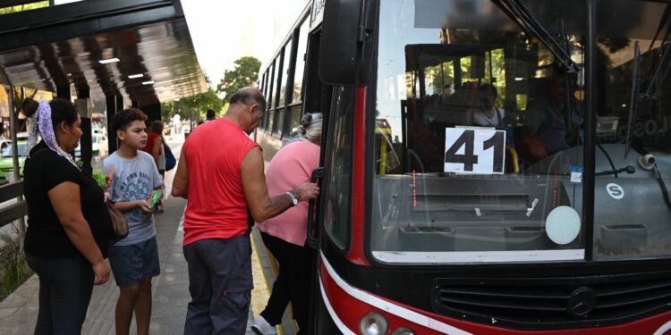 Quedó habilitado el Sólo Bus en la avenida Chacabuco y así funciona