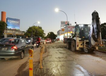 Por obras en el caudal de agua, cortan la avenida Cruz Roja y parte de la Richieri
