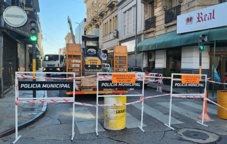 Cortan el tránsito sobre calle Rivadavia por el avance de obras en el Teatro Comedia