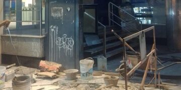 Realizaban tareas de mantenimiento y descubrieron cómo entrar al subsuelo de un banco