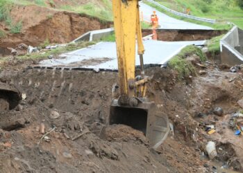 Redireccionan el tránsito por obras viales en Costanera Sur y hay desvíos por Sagrada Familia