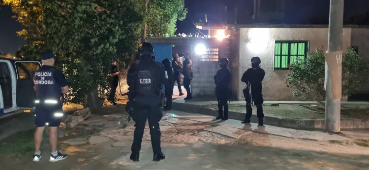 Detuvieron al joven que amenazó con un arma al personal del Hospital Eva Perón