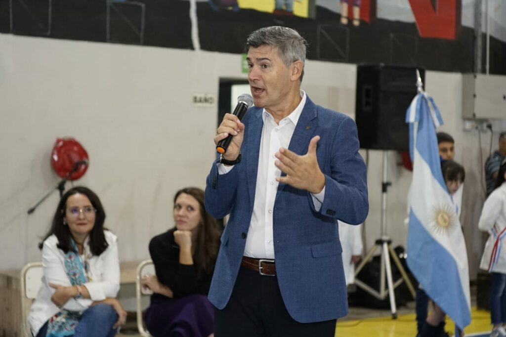 Los pasajeros de la línea A1 de Tamse podrán leer un libro durante su viaje