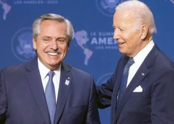 Fernández llega a la reunión con Biden urgido de su apoyo