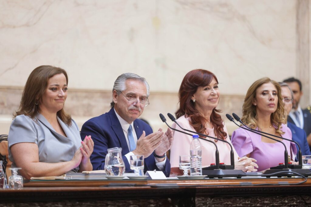 Fernández hizo una férrea defensa de su gestión en la Asamblea Legislativa