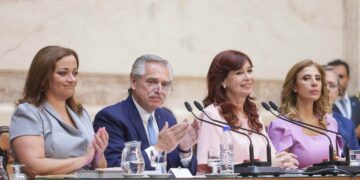Fernández hizo una férrea defensa de su gestión en la Asamblea Legislativa