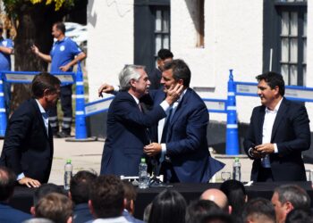 Se profundizan las diferencias entre Fernández y Massa