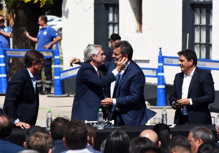 Fernández y Massa compartieron ayer un acto en Mendoza.