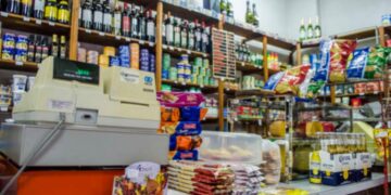 Las ventas minoristas de pymes retrocedieron 0,9% anual en febrero