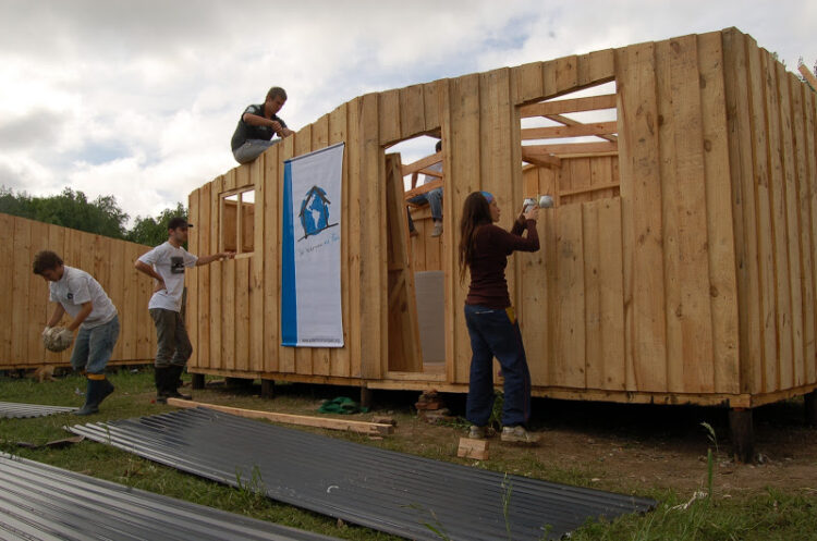 La ONG Techo convoca a participar este fin de semana de la construcción de viviendas en Alta Córdoba