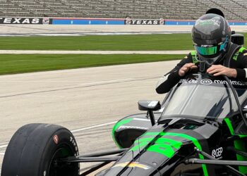 Canapino probó su auto en Texas