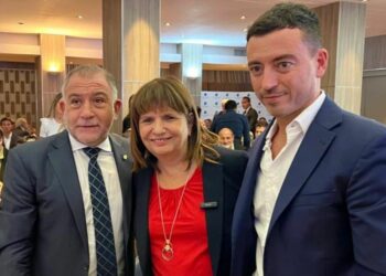 Desde la Bolsa de Comercio Bullrich llamó a “demoler el régimen  económico y social del kirchnerismo”