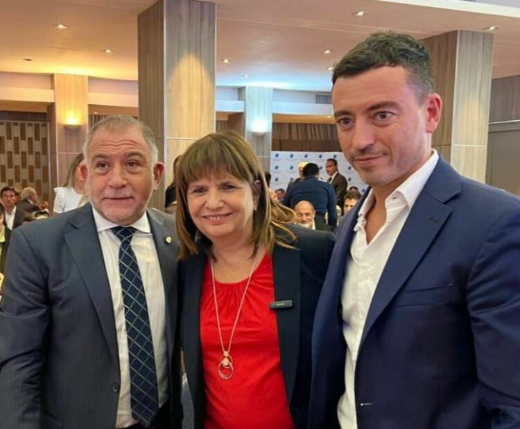 Desde la Bolsa de Comercio Bullrich llamó a “demoler el régimen económico y social del kirchnerismo”