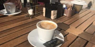 Lo echaron de un bar y el motivo hizo arder las redes