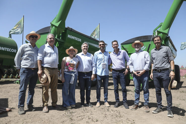 El Vicegobernador recorrió la ExpoAgro 2023 junto a otros funcionarios locales.