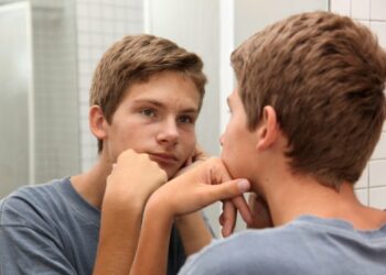 La caída de cabello, una problemática que cada vez es más consultada por jóvenes