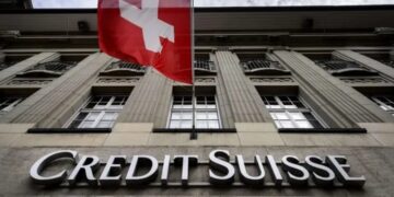 Credit Suisse se desplomó y arrastró a más bancos globales