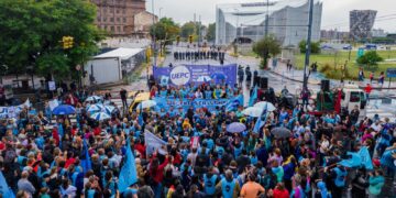 Piden no aplicar descuentos a los docentes que hicieron paros