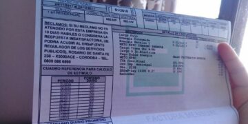 Condenaron a Epec a reintegrar el dinero a una usuaria y resarcir el daño causado